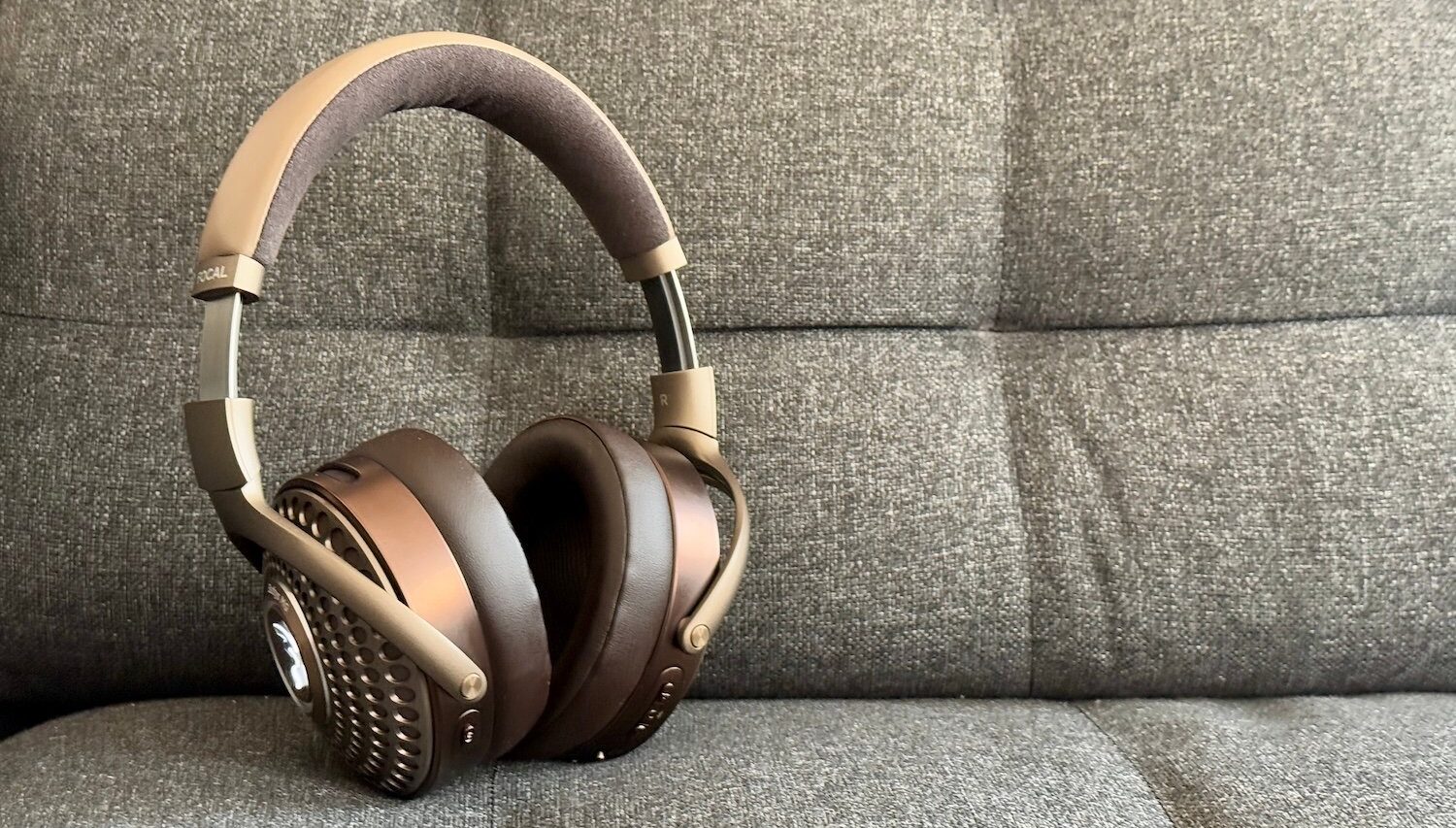 Đánh giá tai nghe Focal Bathys MG - Trải nghiệm âm thanh mượt mà, thiết kế tính tế 17 Focal Bathys MG 1 e1744256301595