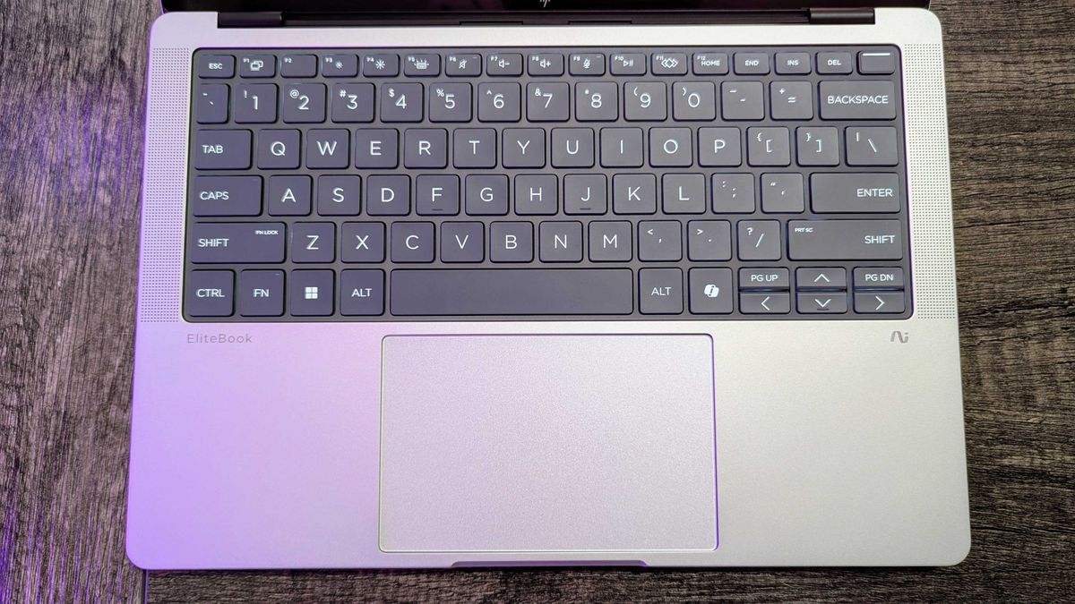 Đánh giá HP EliteBook X 14 (G1a): Chiếc laptop AI doanh nghiệp mạnh mẽ và đầy cao cấp 24 HP EliteBook X 14 12