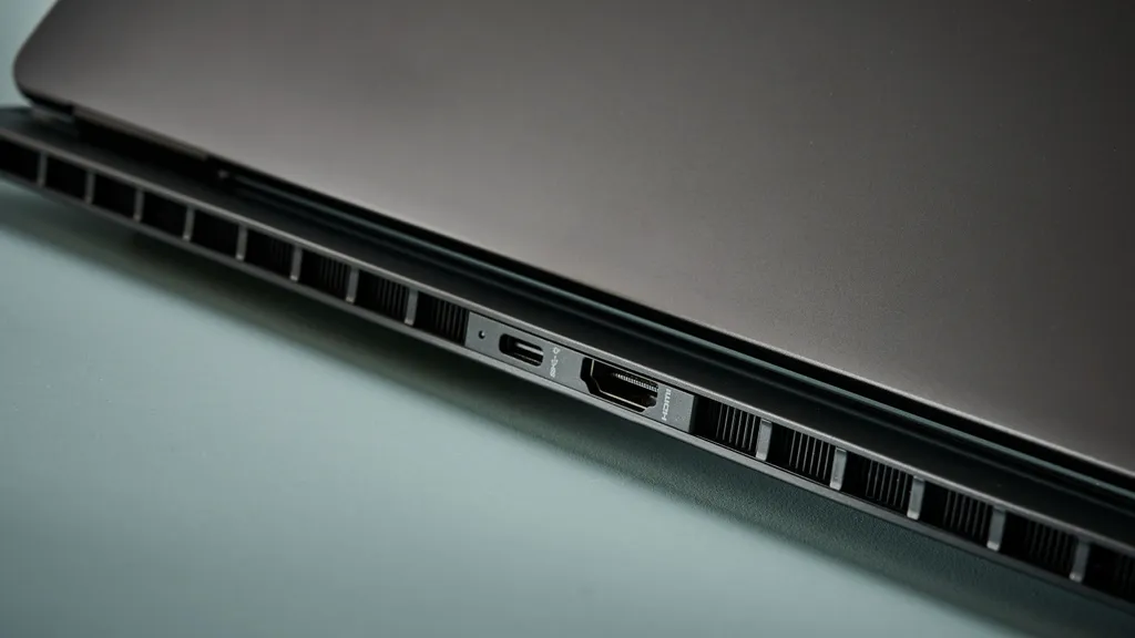 Đánh giá HP Omen Transcend 14 - Đỉnh cao gaming trong thiết kế siêu mỏng 15 HP Omen Transcend 14 2