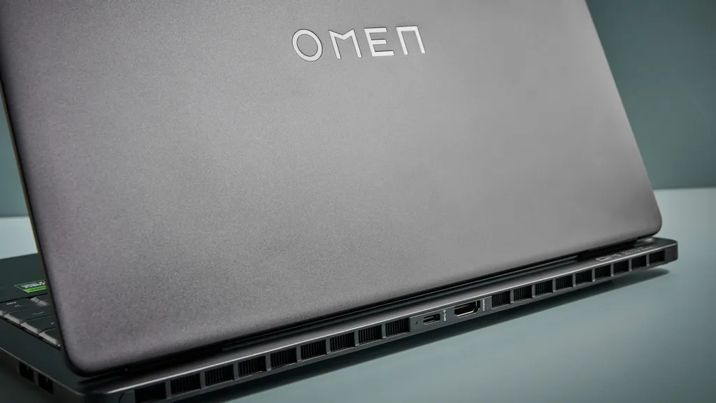 Đánh giá HP Omen Transcend 14 - Đỉnh cao gaming trong thiết kế siêu mỏng 11 HP Omen Transcend 14 6