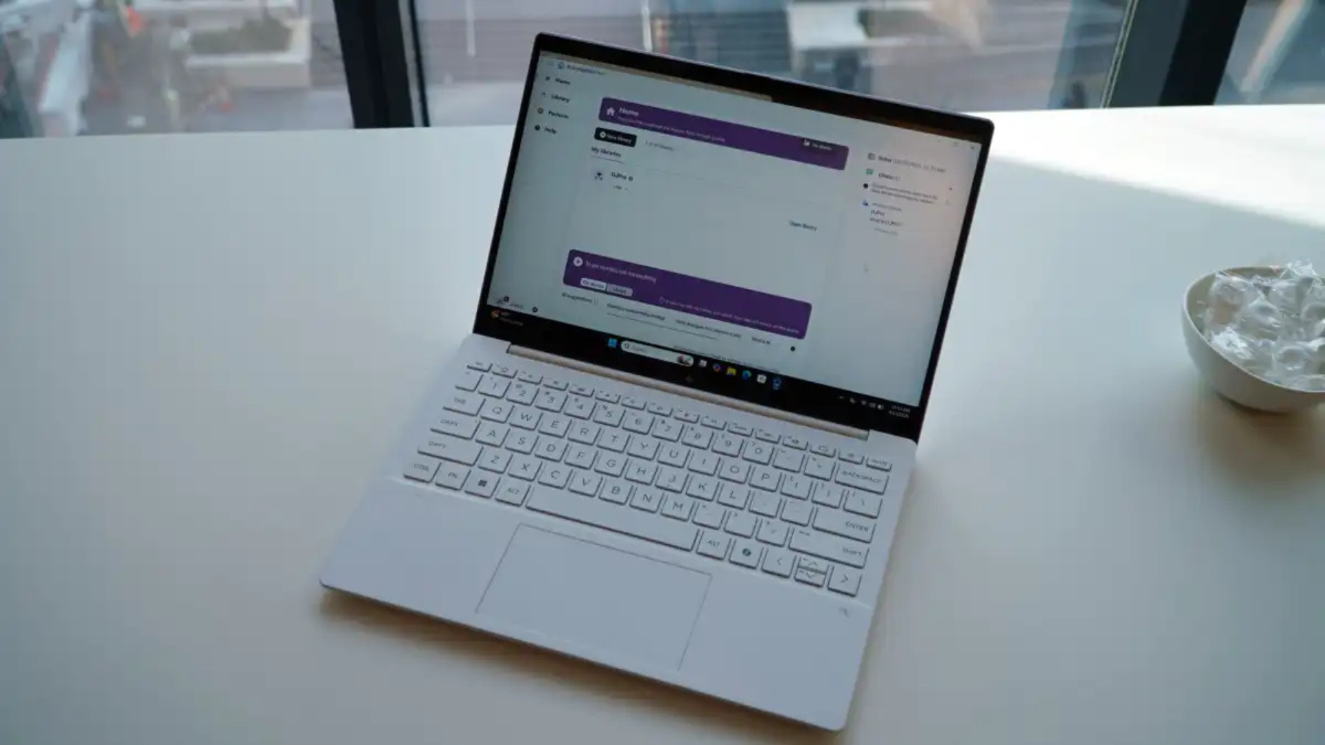 HP OmniBook 7 Aero 2025: Đánh giá chi tiết laptop siêu nhẹ với Ryzen AI mạnh mẽ 8 HP OmniBook 7 Aero 2025 Danh gia chi tiet laptop sieu nhe voi Ryzen AI manh me 4