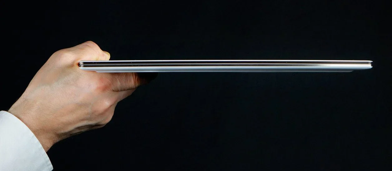 Đánh giá HP Spectre 13-af004nf: Đỉnh cao thiết kế siêu mỏng và hiệu năng mạnh mẽ 17 HP Spectre 13 af004nf 5 e1743587257334