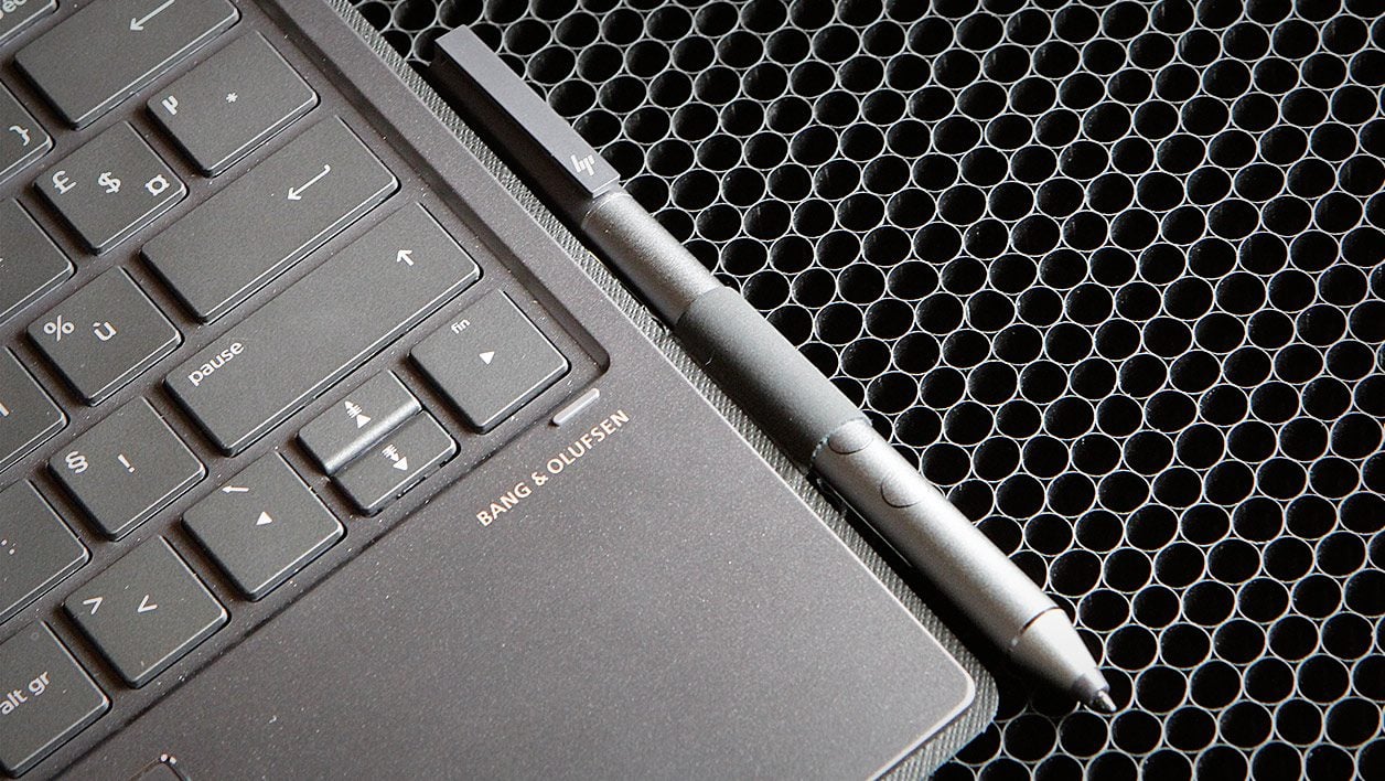 Khám phá HP Spectre x2 12-c001nf: Mỏng nhẹ, mạnh mẽ và đầy phong cách 23 HP Spectre x2 12 c001nf 3