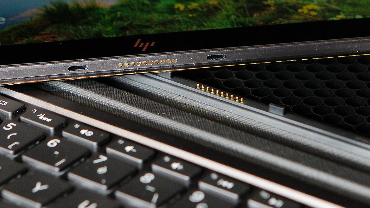 Khám phá HP Spectre x2 12-c001nf: Mỏng nhẹ, mạnh mẽ và đầy phong cách 16 HP Spectre x2 12 c001nf 7