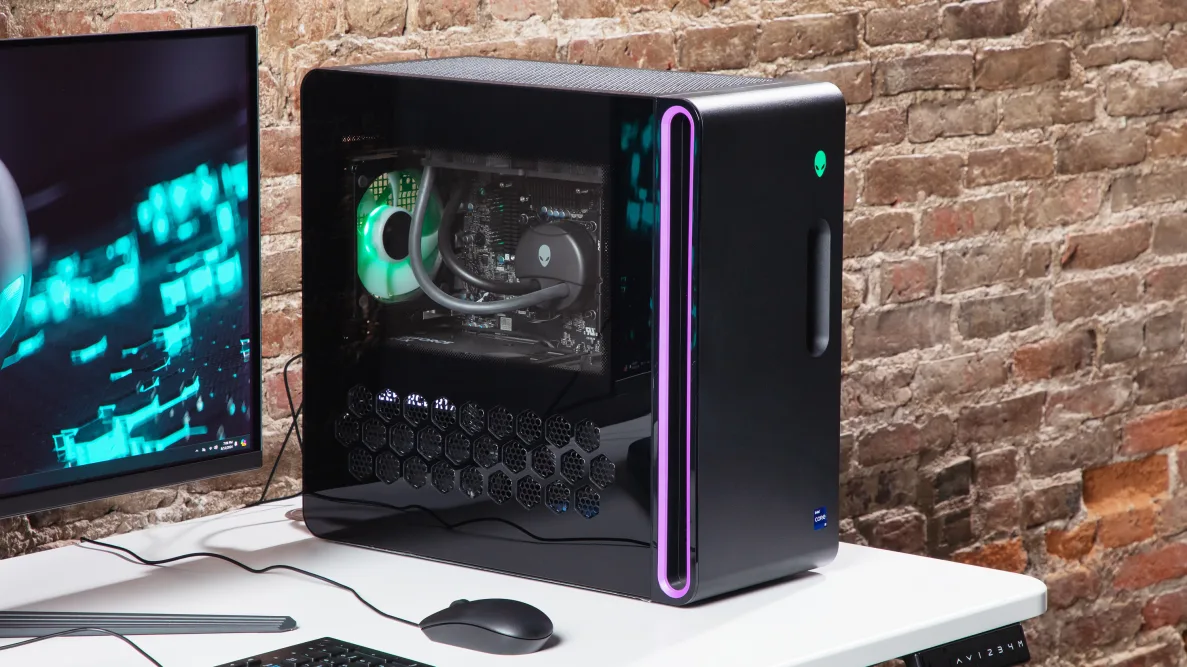 Đánh giá Alienware Aurora R16 - PC gaming không có đối thủ, đẹp, mạnh mẽ! 18 Inline 20240820 AlienwareAuroraR16HeroV3 Renzi