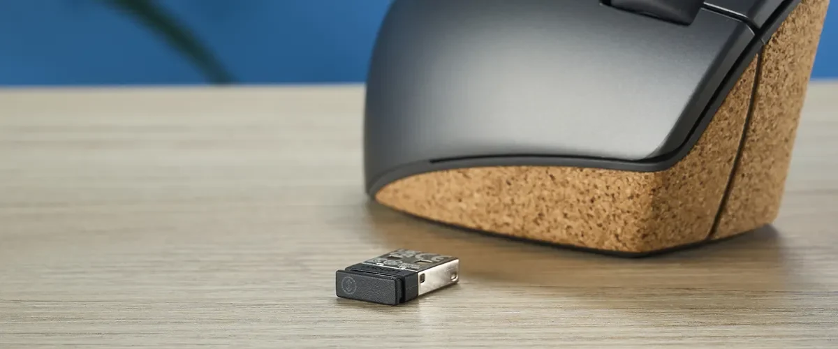 Đánh giá chuột Lenovo Go Wireless Vertical - Thiết kế thông minh, bảo vệ cổ tay bạn 18 Lenovo Go Wireless Vertical 6 e1744371567843