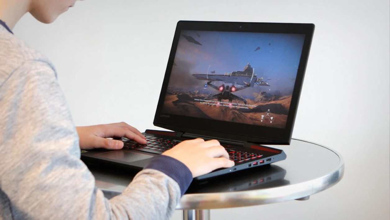 Lenovo Legion Y720 15IKB 12