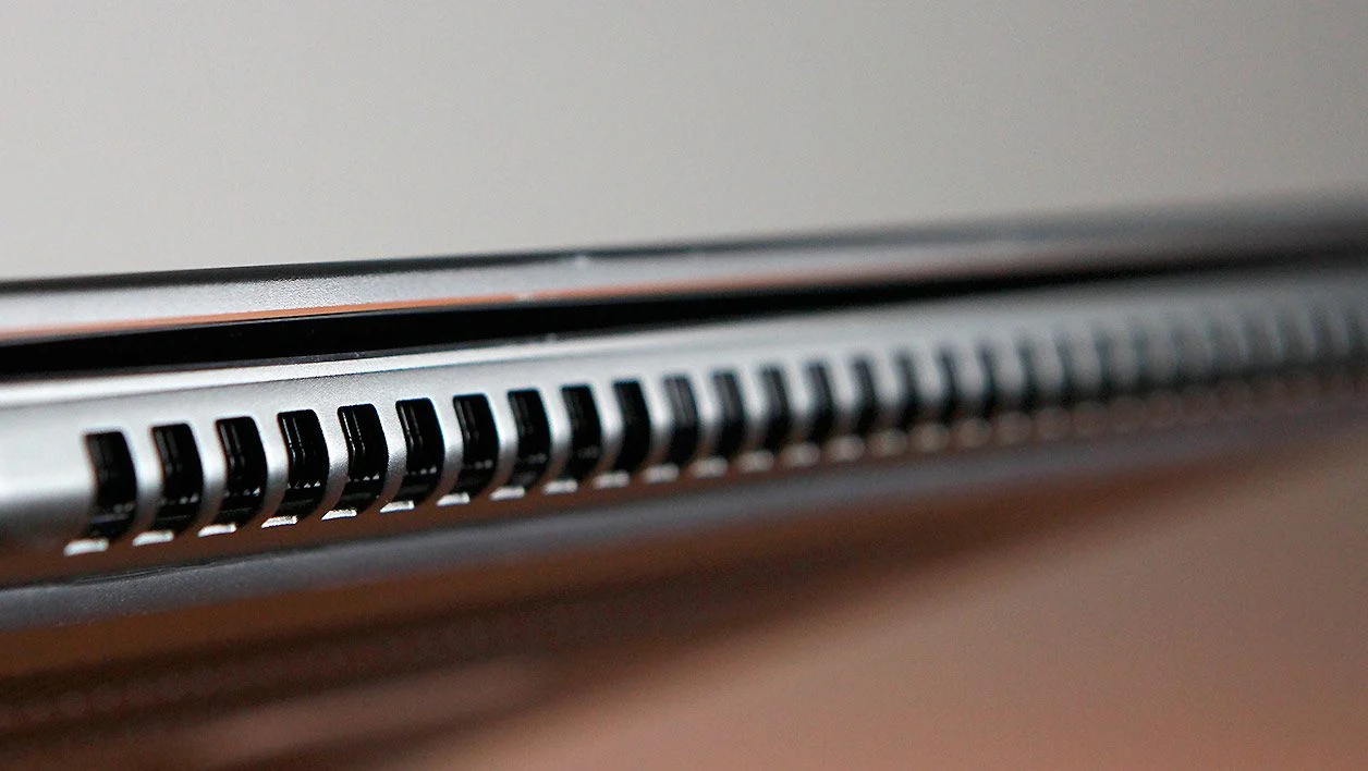 Lenovo Yoga 720 15IKB 1