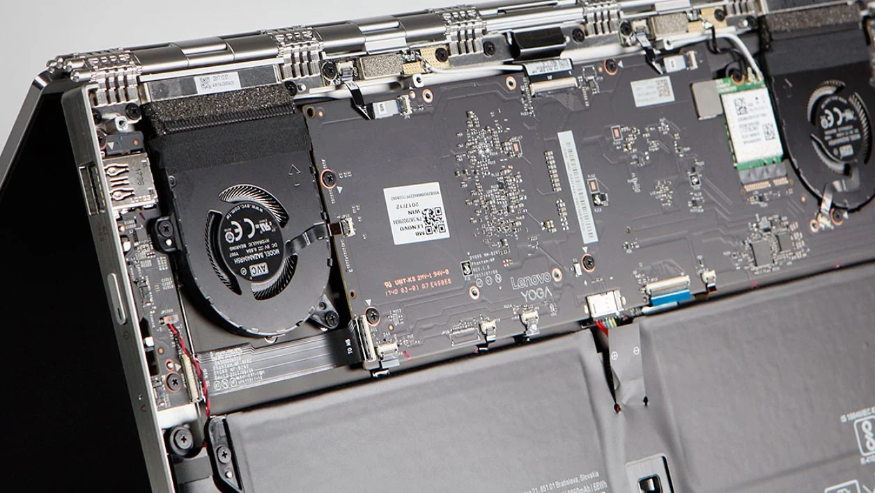 Khám phá Lenovo Yoga 920-13IKB: Mỏng nhẹ, mạnh mẽ, đa năng 26 Lenovo Yoga 920 13IKB 1