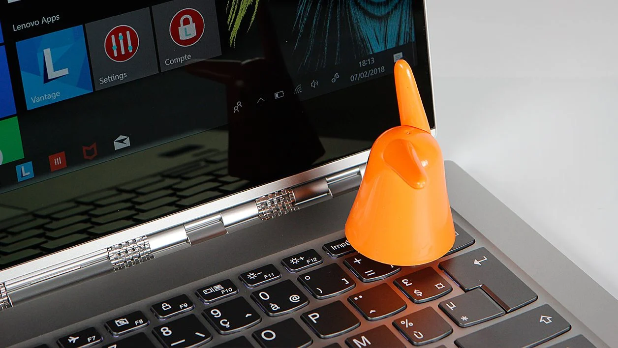 Khám phá Lenovo Yoga 920-13IKB: Mỏng nhẹ, mạnh mẽ, đa năng 23 Lenovo Yoga 920 13IKB 2