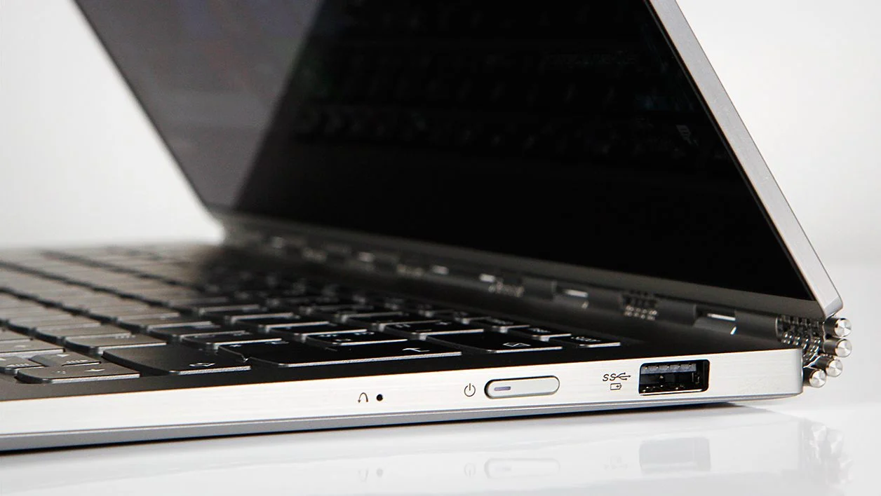 Khám phá Lenovo Yoga 920-13IKB: Mỏng nhẹ, mạnh mẽ, đa năng 19 Lenovo Yoga 920 13IKB 6