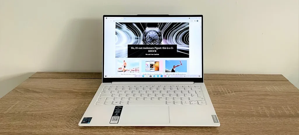 Lenovo Yoga Slim 7i Carbon e1744278708758