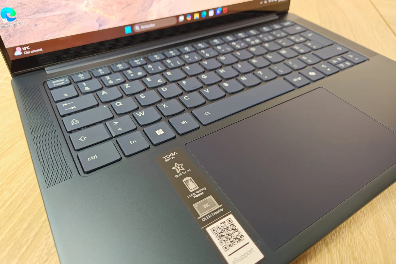 Đánh giá Lenovo Yoga Slim 7x Gen9 (14Q8X9) - Mỏng nhẹ, mạnh mẽ, hiện đại 22 Lenovo Yoga Slim 7x Gen9 5