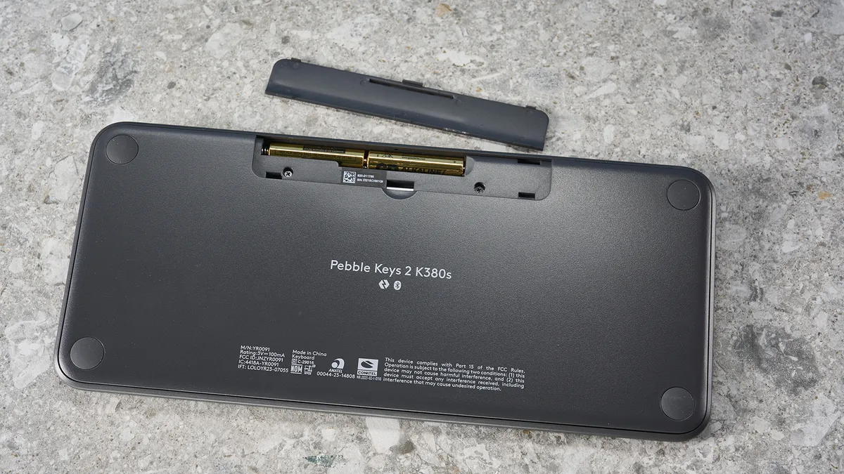 Logitech Pebble Keys 2 K380s 4