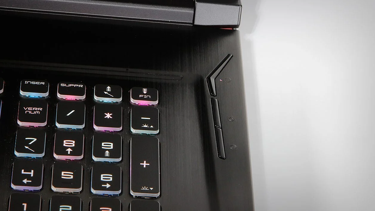 Đánh giá MSI GE73VR 7RF-016FR Raider: Siêu phẩm thách thức mọi giới hạn chơi game 27 MSI GE73VR 7RF 016FR Raider 3