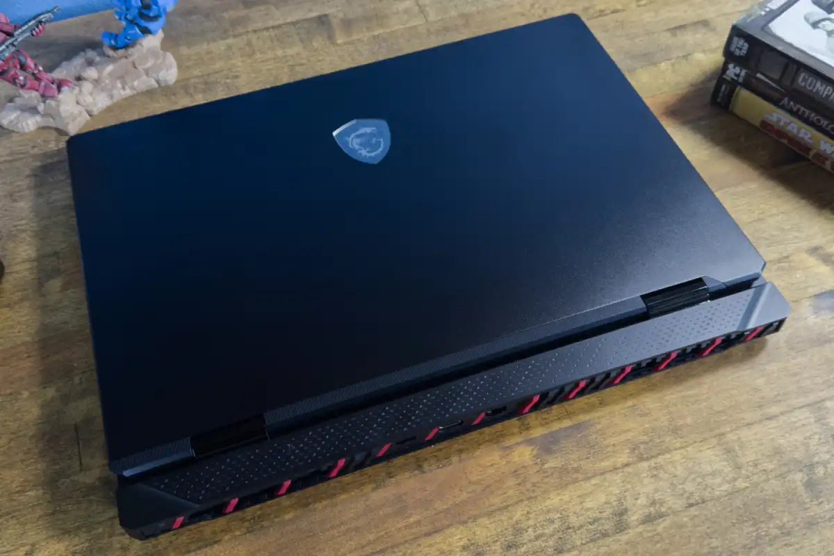 MSI Raider 18 HX AI 2