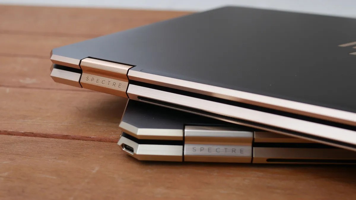 MSI Summit 13 AI+ Evo so với HP Spectre x360 14 (2024): Máy tính 2 trong 1 nào đáng để bạn quan tâm? 7 MSI Summit 13 AI Evo so voi HP Spectre x360 14 2024 3