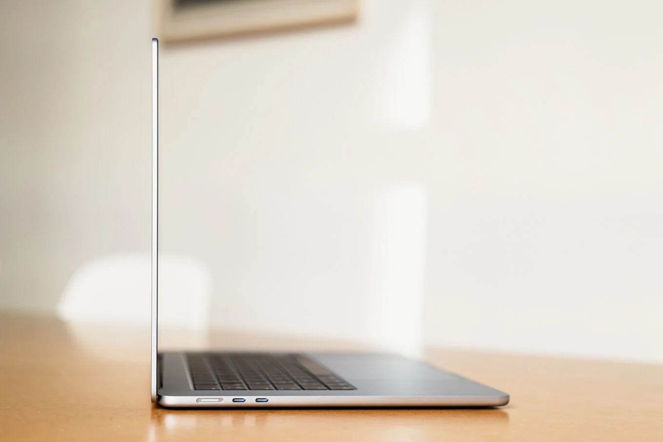 Trải nghiệm Apple MacBook Air M4 (2025) - Siêu mỏng, siêu mạnh, siêu đáng giá! 19 MacBook Air M4 2025 11