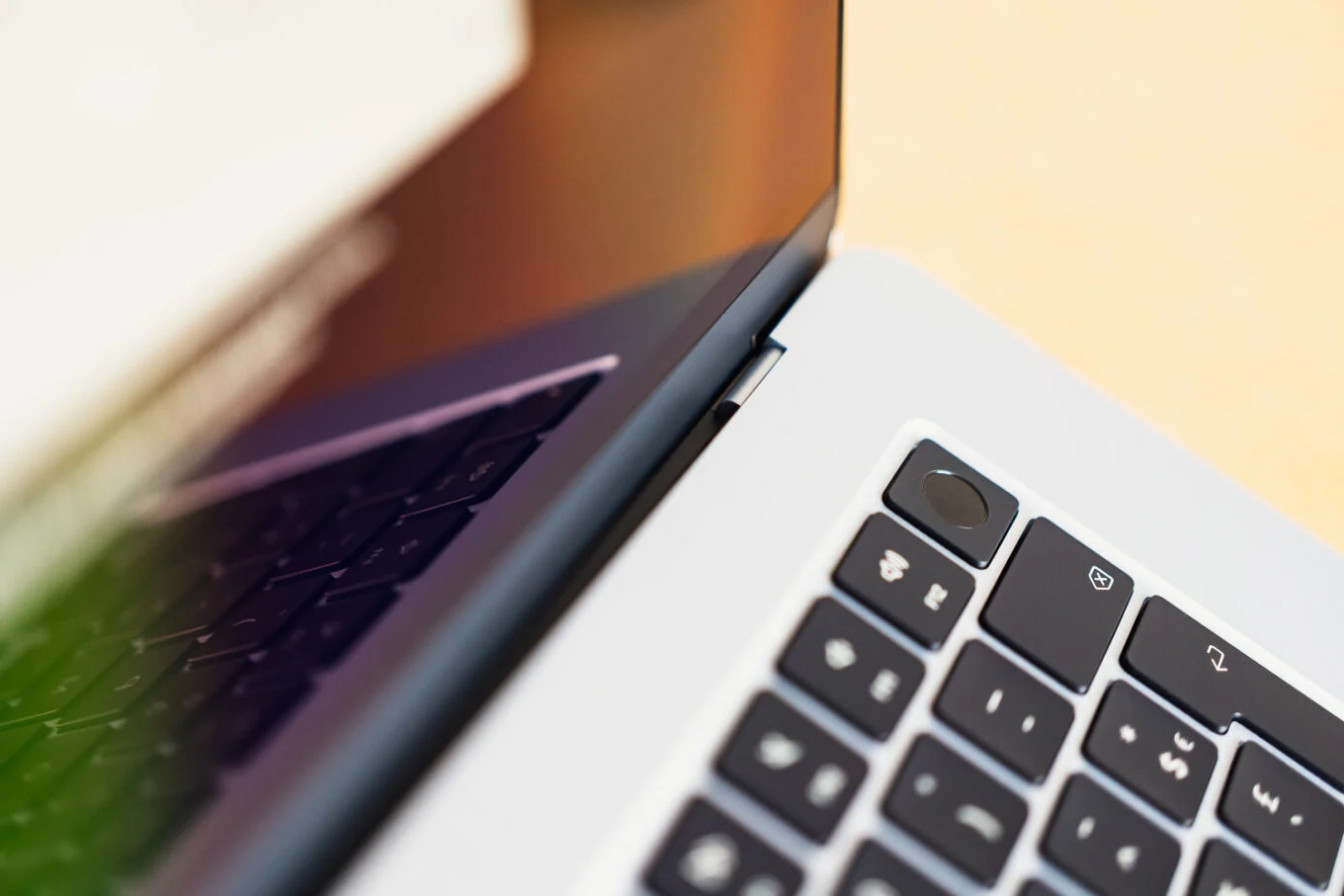 Trải nghiệm Apple MacBook Air M4 (2025) - Siêu mỏng, siêu mạnh, siêu đáng giá! 26 MacBook Air M4 2025 4