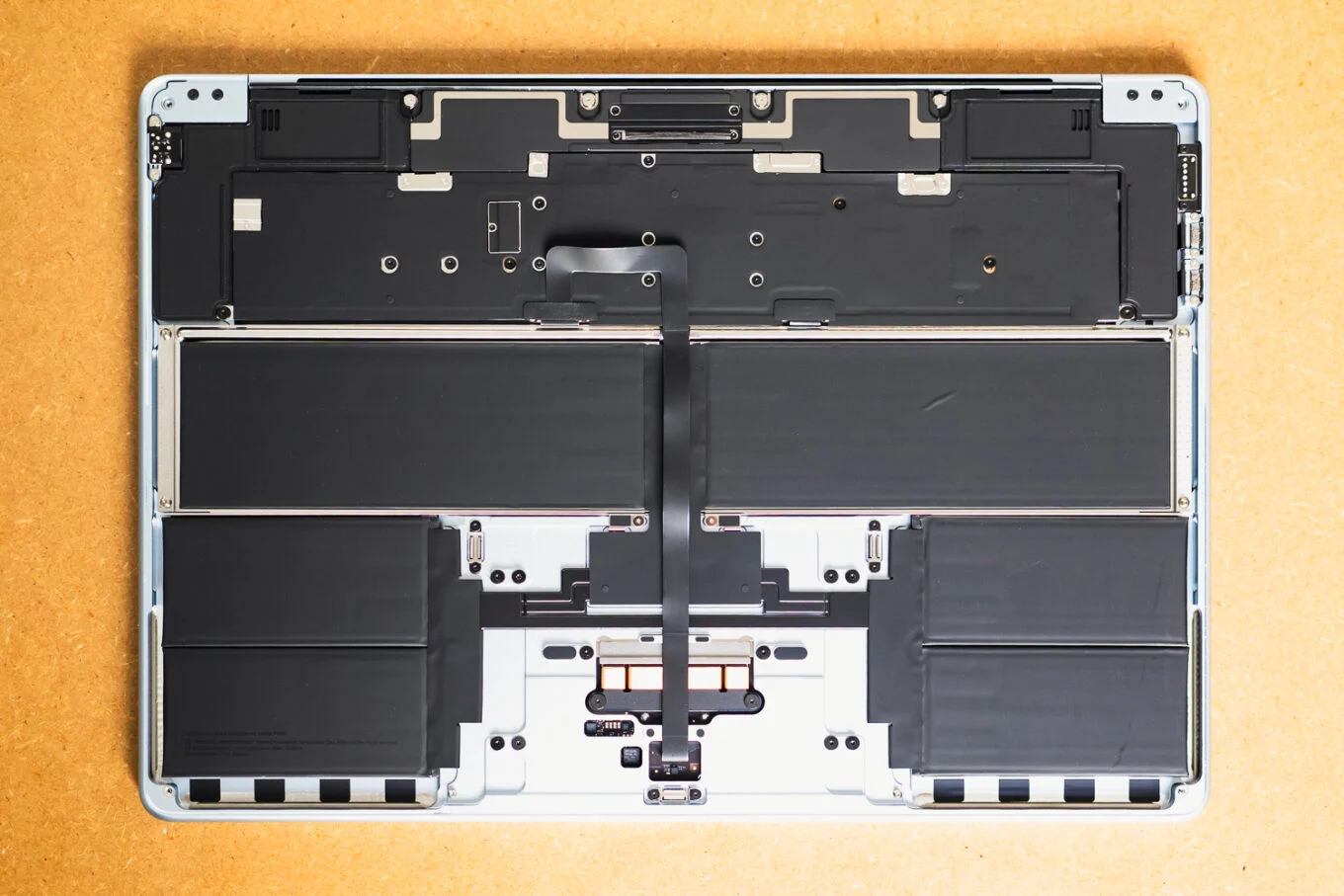 Trải nghiệm Apple MacBook Air M4 (2025) - Siêu mỏng, siêu mạnh, siêu đáng giá! 24 MacBook Air M4 2025 6