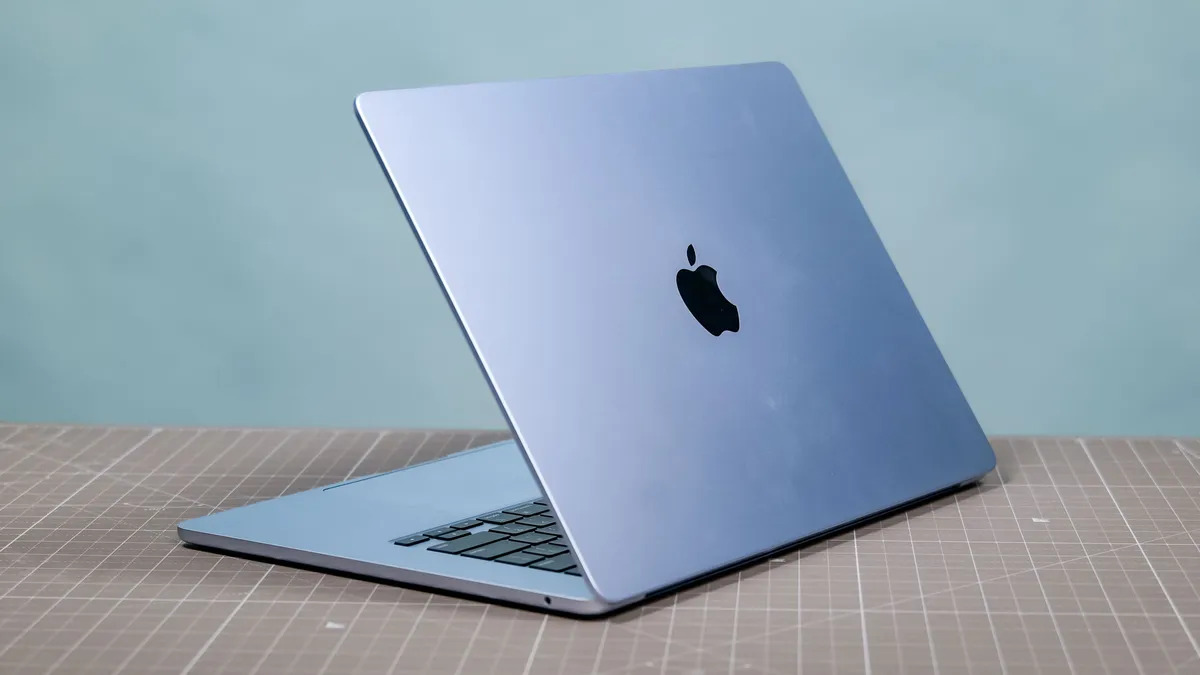MacBook Air M4 vs MacBook Pro M4 6