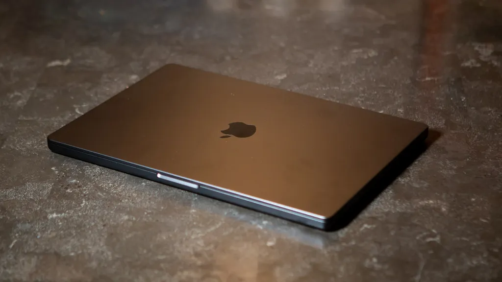 Khám phá MacBook Pro M4 (14 & 16 inch): Lên tầm đỉnh cao với chip M4 và màn hình xuất sắc 23 MacBook Pro M4 7