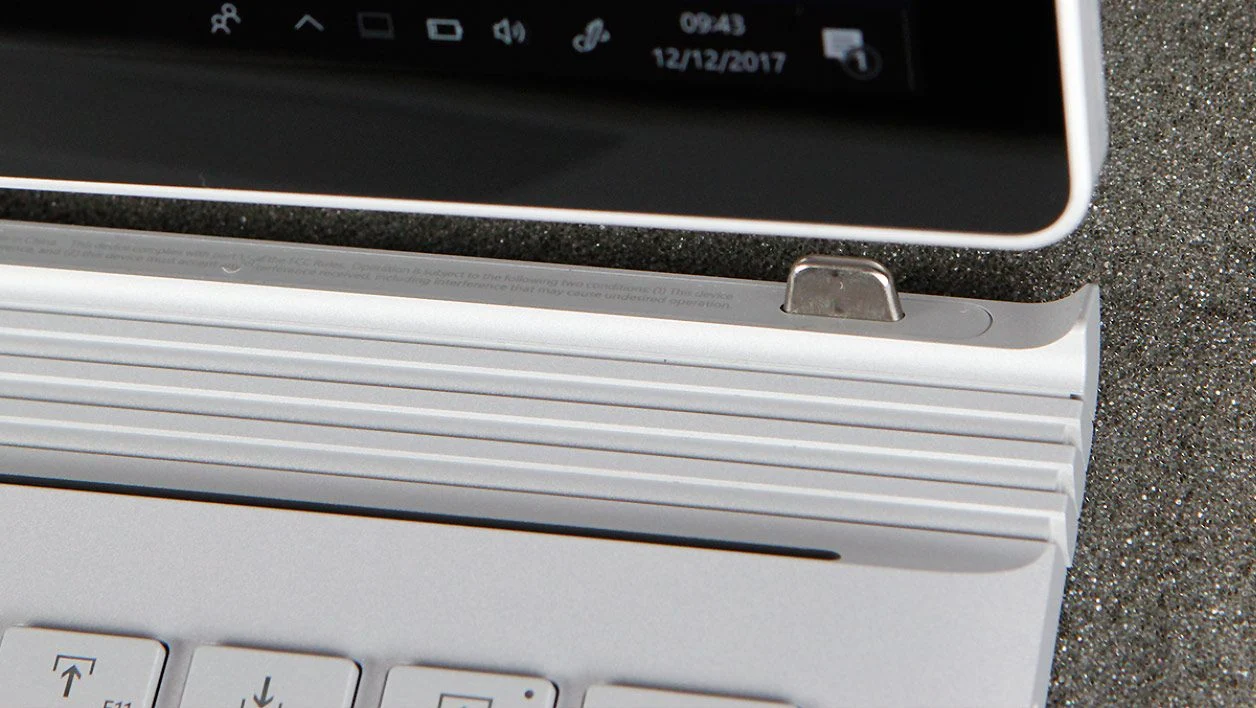 Microsoft Surface Book 2 3