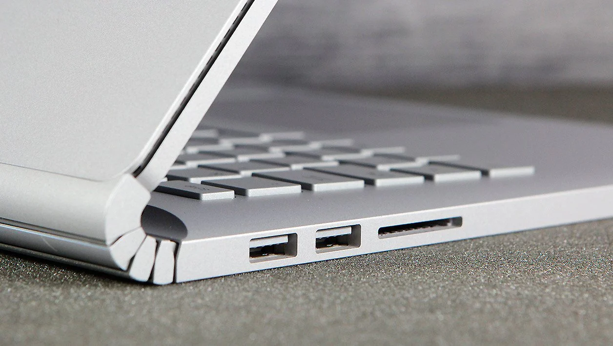 Microsoft Surface Book 2 5