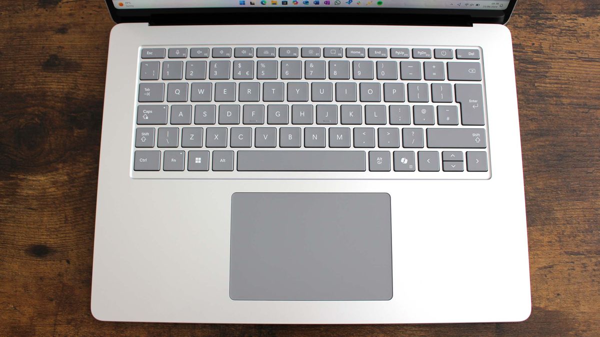 Đánh giá Microsoft Surface Laptop 7 - Mượt mà, linh hoạt, đầy cảm hứng 49 Microsoft Surface Laptop 7 4