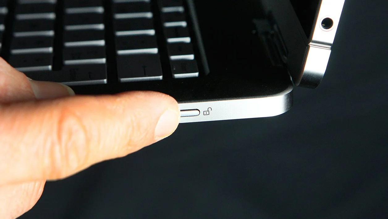 Đánh giá laptop Porsche Design Book One - Tinh tế đến từng chi tiết 19 Porsche Design Book One 5