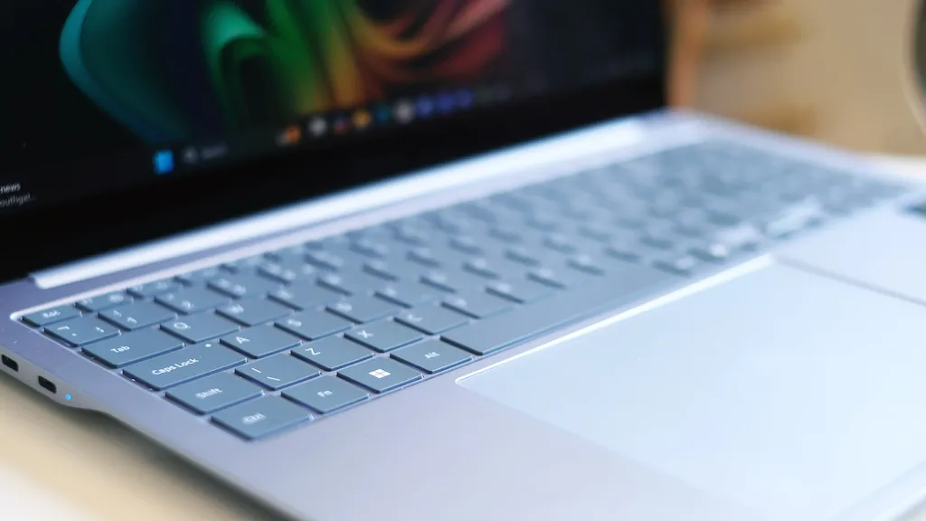 Samsung Galaxy Book 4 Edge 8