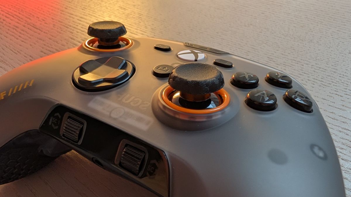 Đánh giá tay cầm gaming Scuf Valor Pro - Vũ khí tối thượng cho game thủ chuyên nghiệp. 22 Scuf Valor Pro controller 4