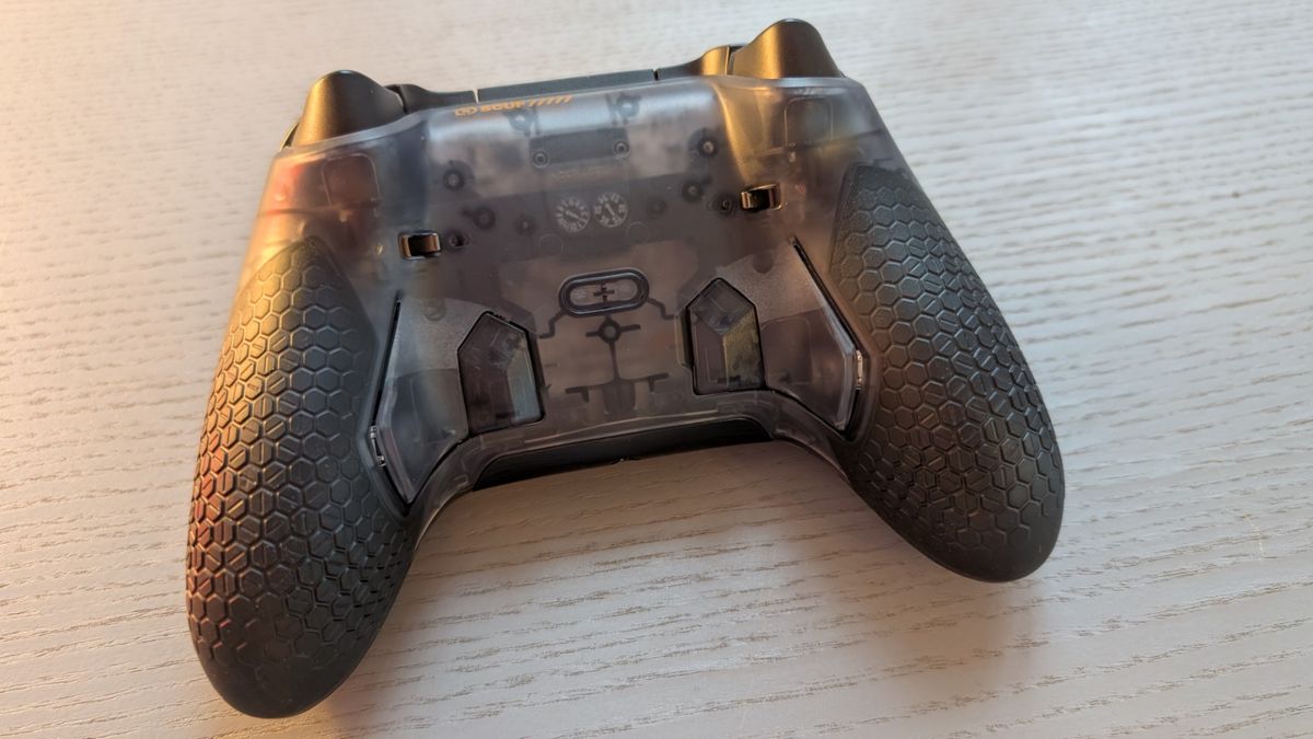 Đánh giá tay cầm gaming Scuf Valor Pro - Vũ khí tối thượng cho game thủ chuyên nghiệp. 20 Scuf Valor Pro controller 5