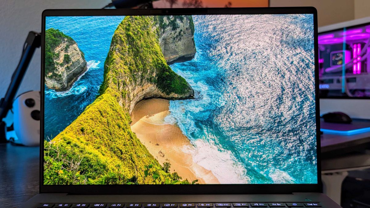 Đánh giá ASUS Zenbook A14 (2025) - Bạn đồng hành lý tưởng trên mọi hành trình. 24 Zenbook A14 9