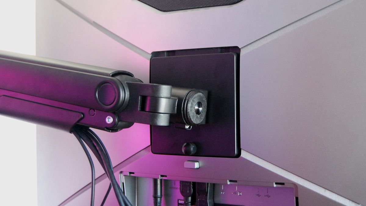 gia do man hinh MSI MAG MT201D 6