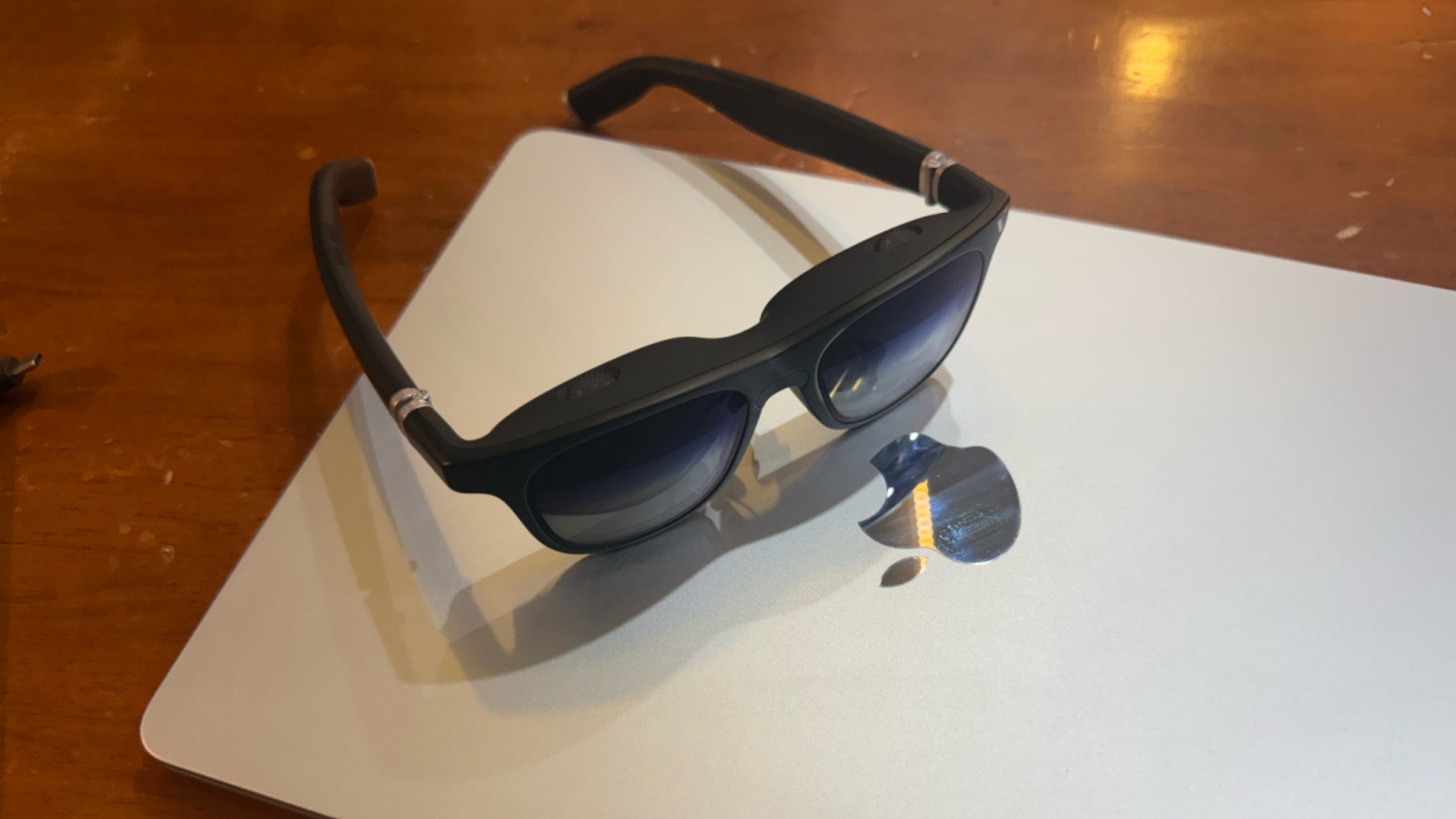 Viture One: Kính thông minh 550 USD vượt trội Vision Pro khi dùng với Mac 1 1Viture One Kinh Thong Minh 550 USD Vuot Troi Vision Pro Khi Dung Voi Mac 1
