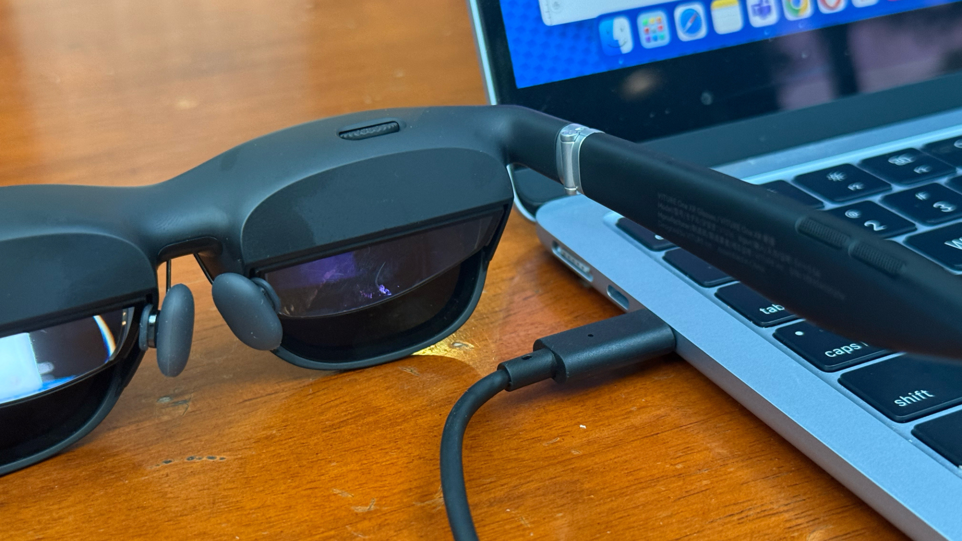 Viture One: Kính thông minh 550 USD vượt trội Vision Pro khi dùng với Mac 15 1Viture One Kinh Thong Minh 550 USD Vuot Troi Vision Pro Khi Dung Voi Mac 5