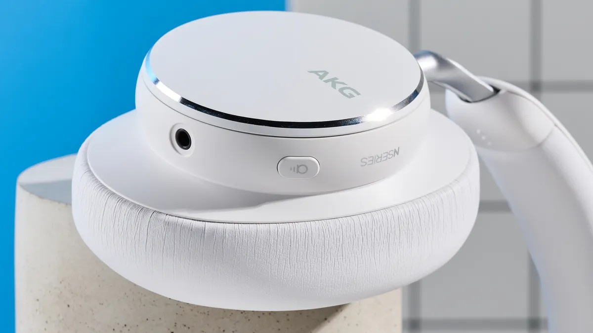 AKG N9 Hybrid 13