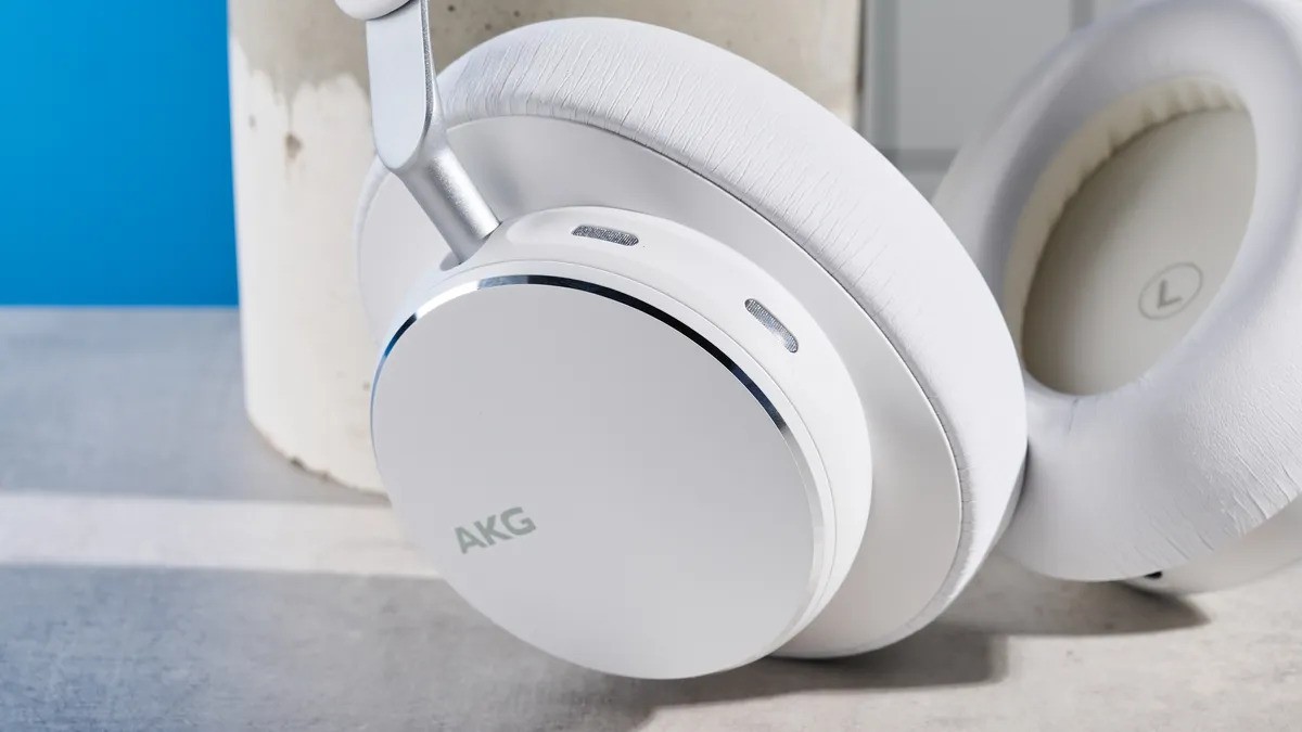 AKG N9 Hybrid 8