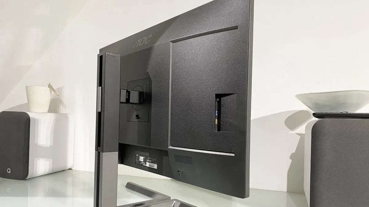 AOC Graphic Pro U32U3CV 10