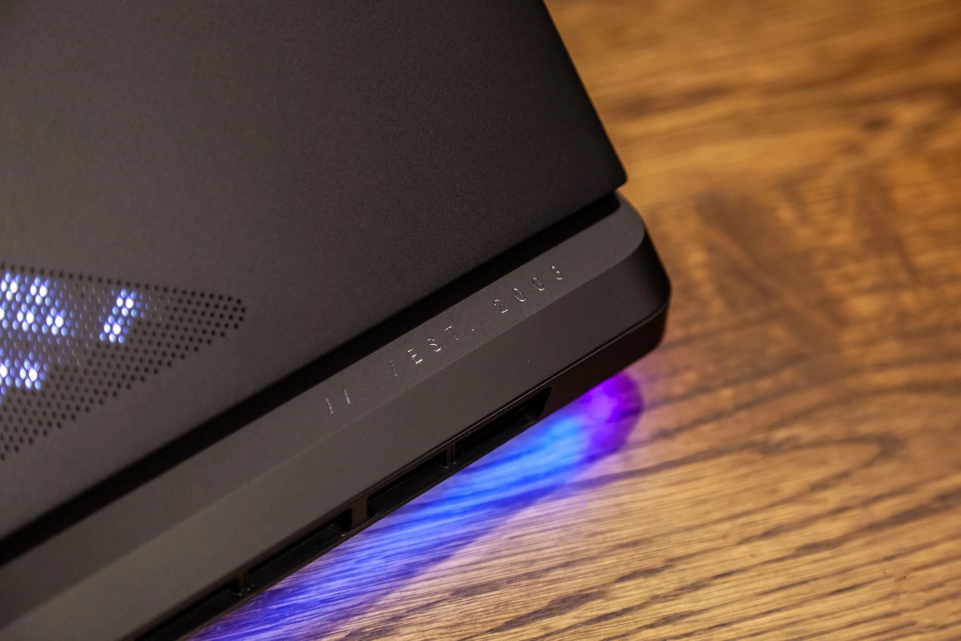 Đánh giá ASUS ROG Strix SCAR 18 (2025) - Chiếc laptop gaming vượt xa mọi kỳ vọng 87 ASUS ROG Strix SCAR 18 2025 23