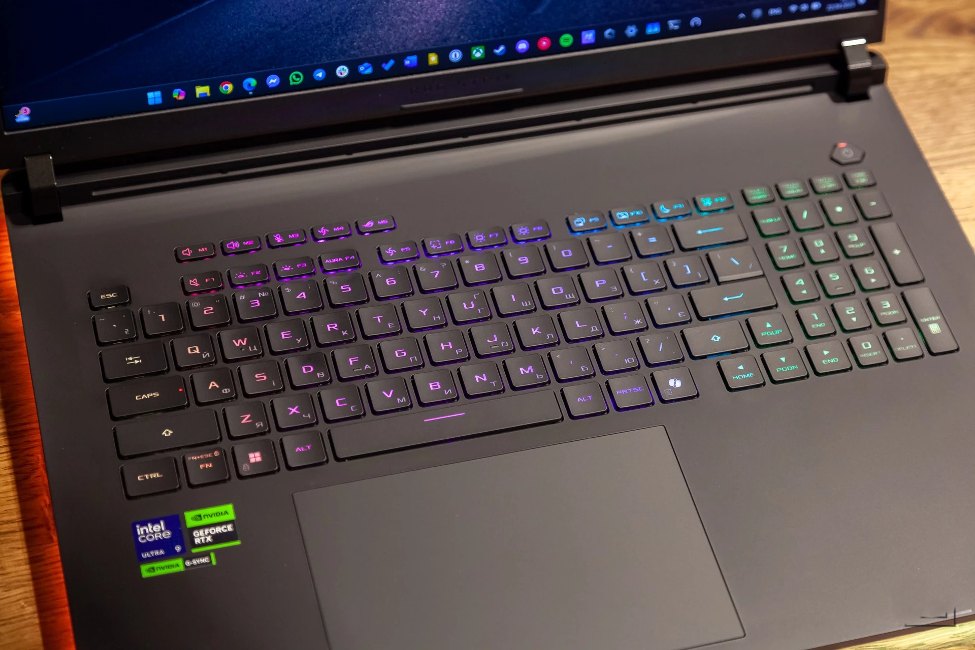 Đánh giá ASUS ROG Strix SCAR 18 (2025) - Chiếc laptop gaming vượt xa mọi kỳ vọng 76 ASUS ROG Strix SCAR 18 2025 34