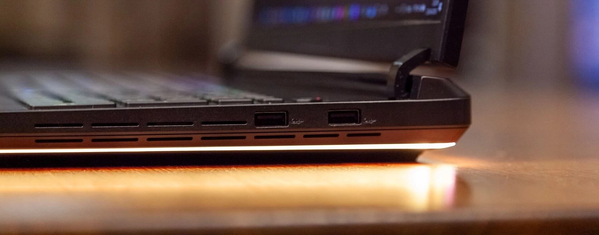 Đánh giá ASUS ROG Strix SCAR 18 (2025) - Chiếc laptop gaming vượt xa mọi kỳ vọng 74 ASUS ROG Strix SCAR 18 2025 36 e1748145468134