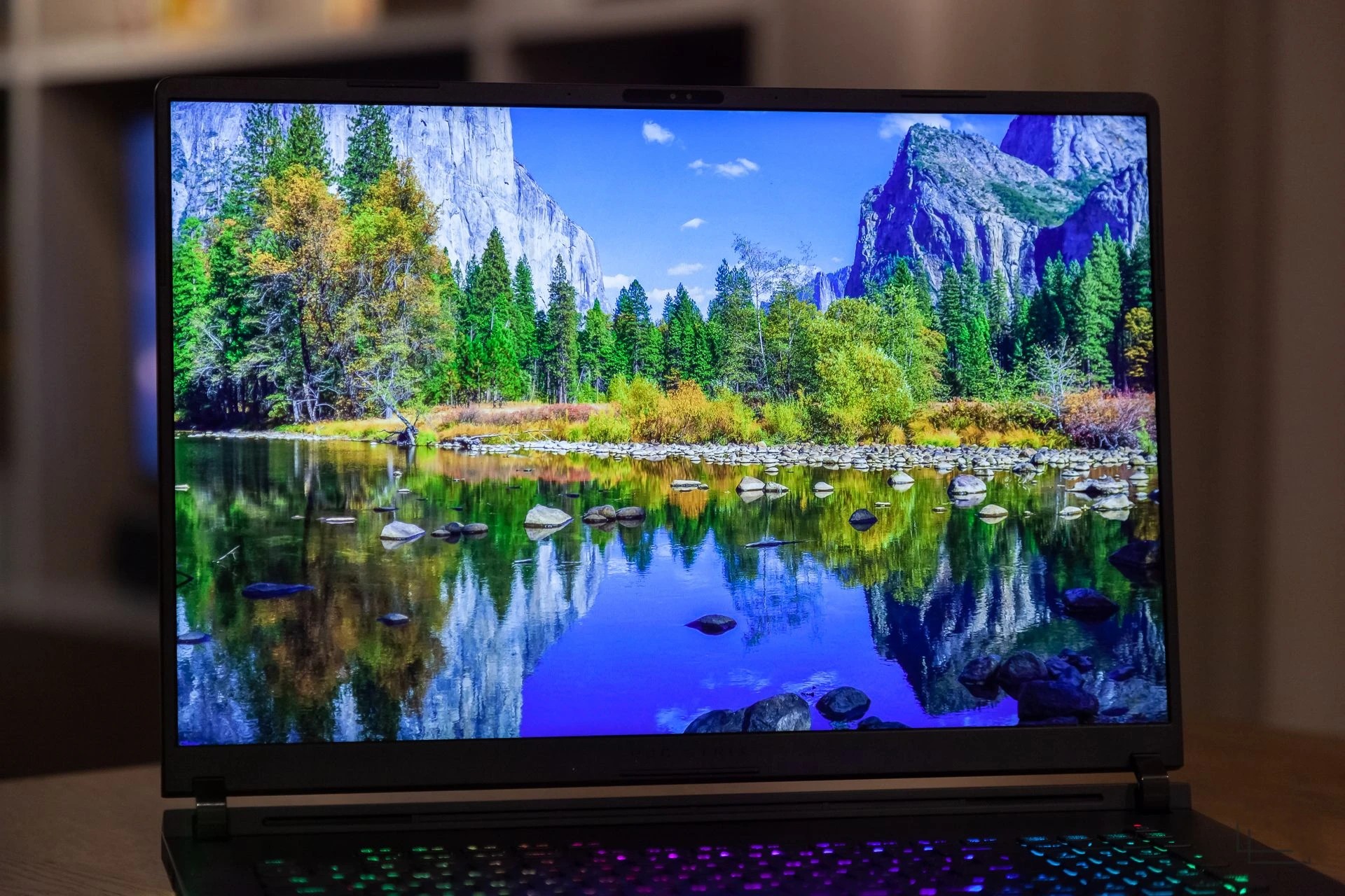 Đánh giá ASUS ROG Strix SCAR 18 (2025) - Chiếc laptop gaming vượt xa mọi kỳ vọng 64 ASUS ROG Strix SCAR 18 2025 48