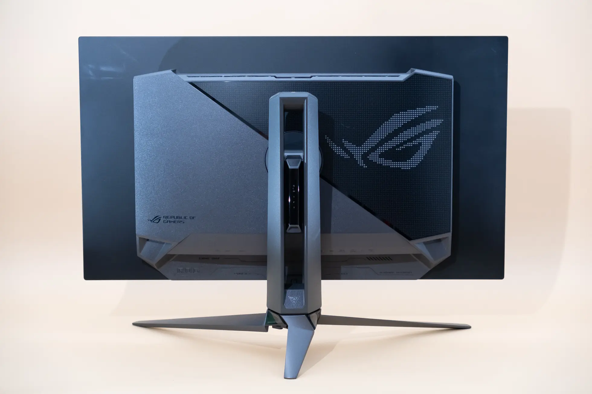 ASUS ROG Swift OLED PG32UCDM 1
