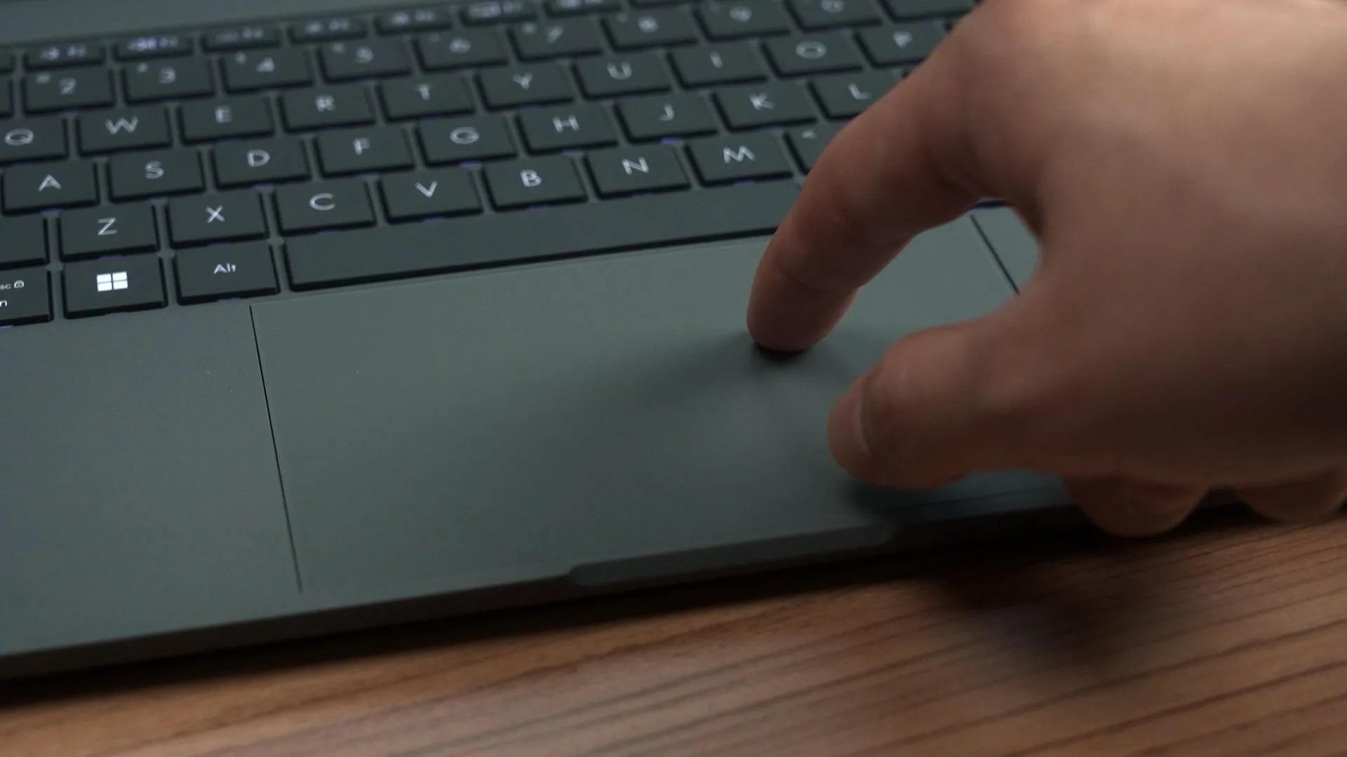 Đánh giá ASUS Zenbook A14 UX3407 - Người bạn đồng hành lý tưởng cho cuộc sống năng động 29 ASUS Zenbook A14 UX3407 10