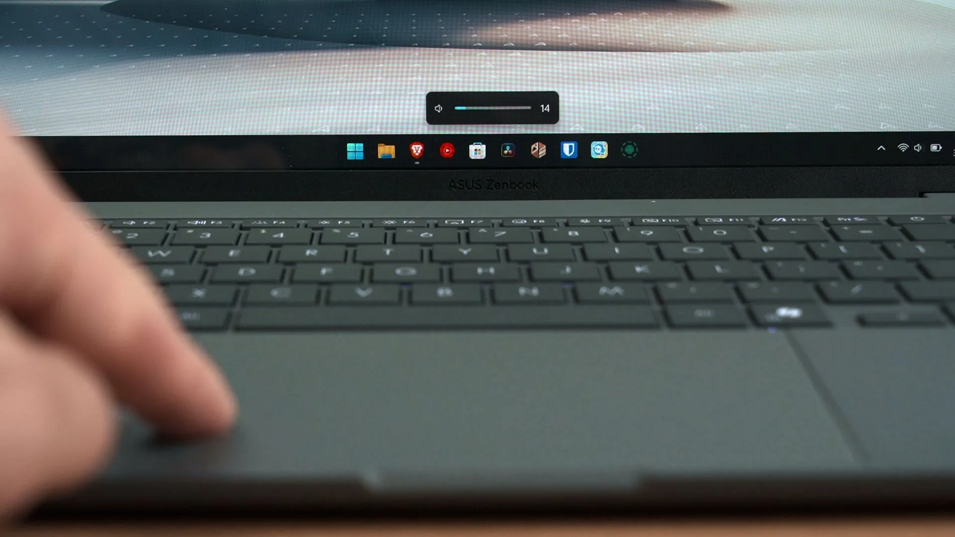ASUS Zenbook A14 UX3407 8