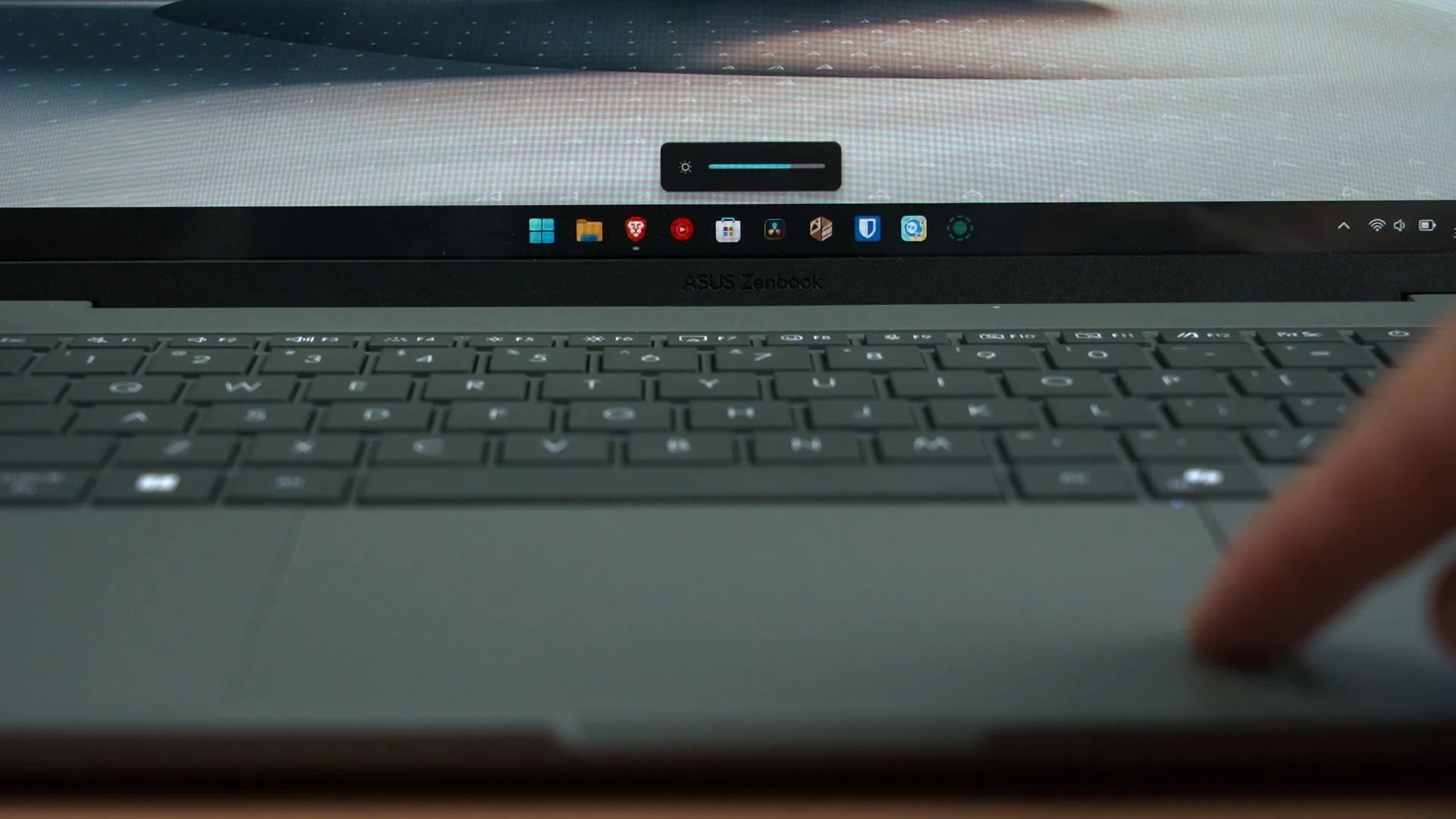 ASUS Zenbook A14 UX3407 9