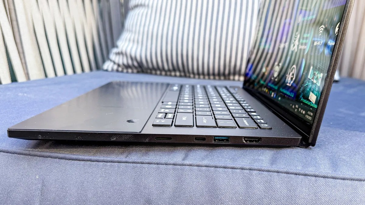 Acer Predator Triton 14 AI 3