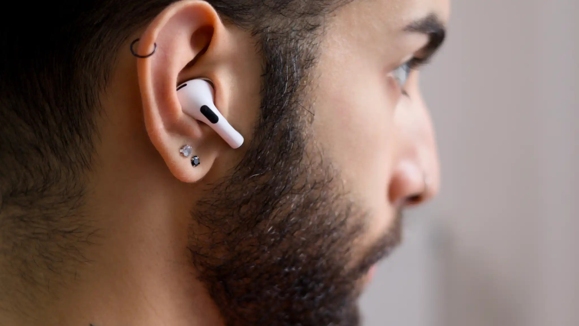 AirPods Pro 2 hay Powerbeats Pro 2? Đừng mua vội, hãy chờ AirPods Pro 3 5 AirPods Pro 2 hay Powerbeats Pro 2 Dung mua voi hay cho AirPods Pro 3 2